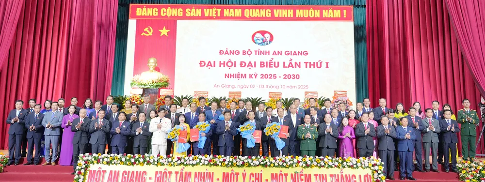 Ban Chấp hành Đảng bộ tỉnh An Giang nhiệm kỳ 2025-2030 ra mắt đại hội nhan nhiem vu 1.jpg