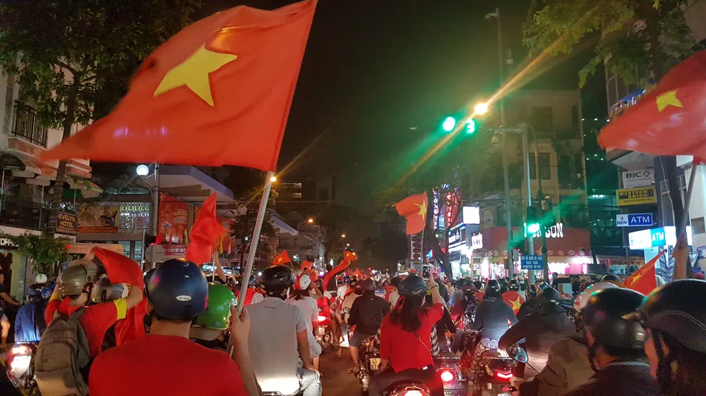 Cả nước vỡ òa trước kỳ tích của U23 Việt Nam ảnh 42