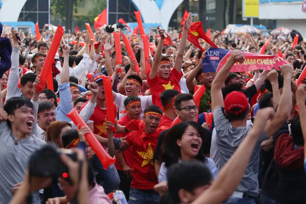 Cả nước vỡ òa trước kỳ tích của U23 Việt Nam ảnh 1