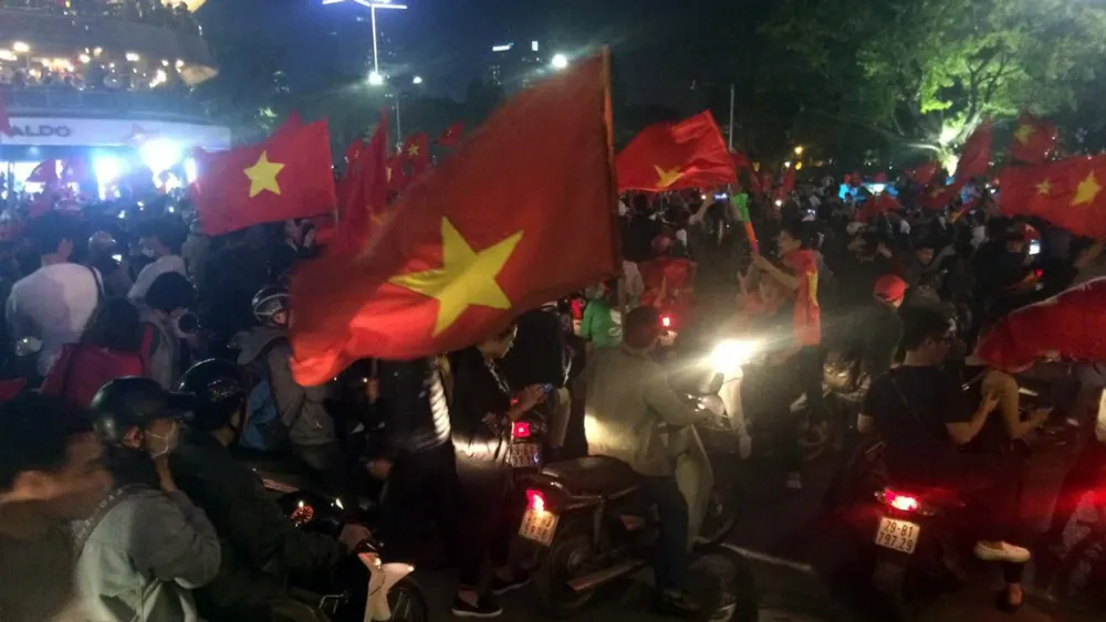 Cả nước vỡ òa trước kỳ tích của U23 Việt Nam ảnh 30