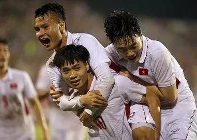 Niềm vui mừng khi Công Phượng gỡ hòa 1-1