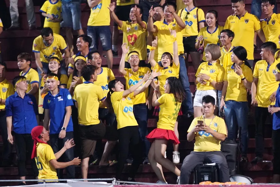 Tường thuật vòng 23 V-League 2017: Thanh Hóa giành lại ngôi đầu bảng ảnh 2 Tường thuật vòng 23 V-League 2017: Thanh Hóa giành lại ngôi đầu bảng ảnh 2