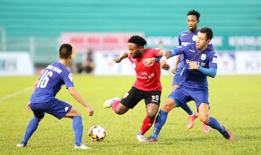 Long An lần thứ hai xuống hạng Nhất ảnh 2