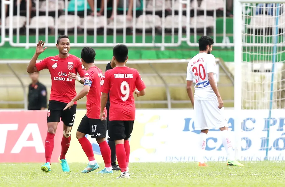 Long An lần thứ hai xuống hạng Nhất ảnh 6