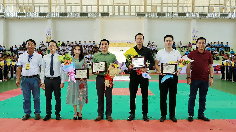Lễ khai mạc giải được tiến hành vào sáng 11-11. Ảnh: ANH TRẦN