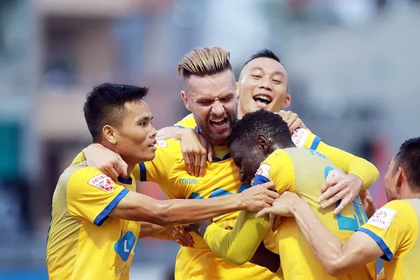 Trực tiếp vòng 26 V-League 2017: Quảng Nam vô địch, Anh Đức đoạt giải vua phá lưới ảnh 3