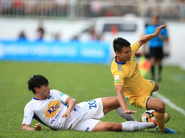Cuộc đua trụ hạng ở V-League 2018: Nam Định nhiều nguy cơ nhất ảnh 1 Cuộc đua trụ hạng ở V-League 2018: Nam Định nhiều nguy cơ nhất ảnh 1