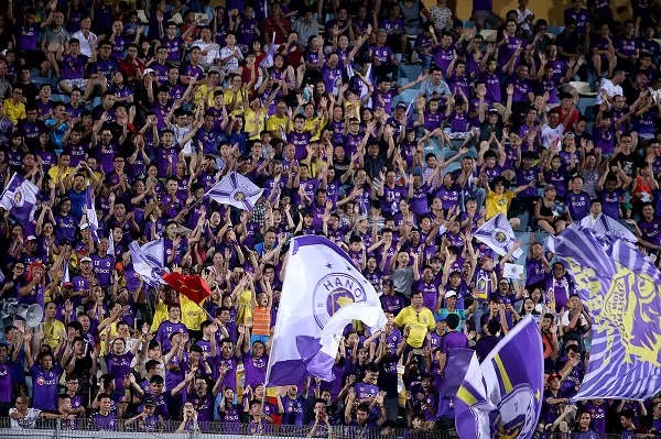 Chào mừng nhà vô địch lượt đi ảnh 2