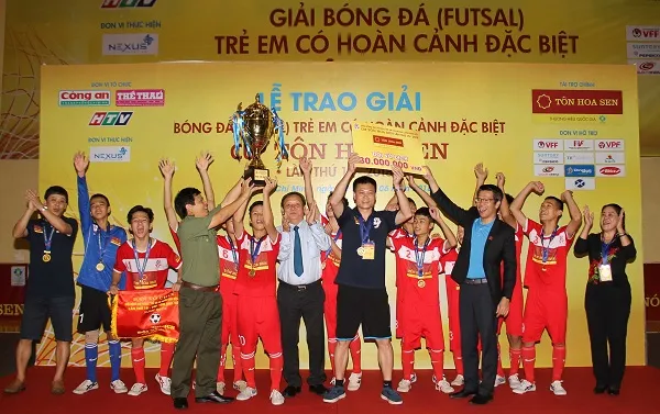 Hà Nội vô địch giải bóng đá Trẻ em có hoàn cảnh đặc biệt 2018 ảnh 1