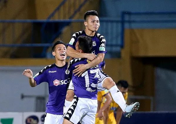 Hà Nội thằng tiến ở ngôi đầu bảng