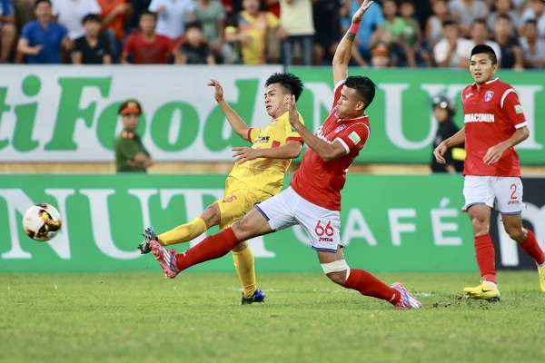 Than Quảng Ninh giành được 1 điểm quý giá trên sân Thiên Trường. Ảnh: MINH HOÀNG