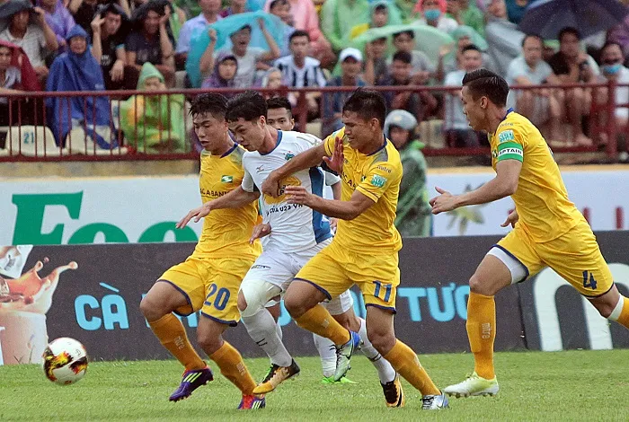 Vòng 20 Nuti Cafe V-League 2018: CLB Hà Nội gần cán đích ảnh 1