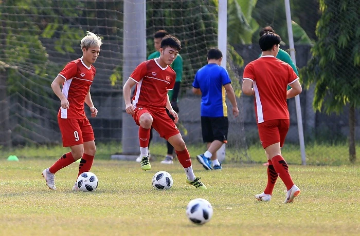 Văn Toàn sẽ có cơ hội ra sân trong trận này? Ảnh: DŨNG PHƯƠNG