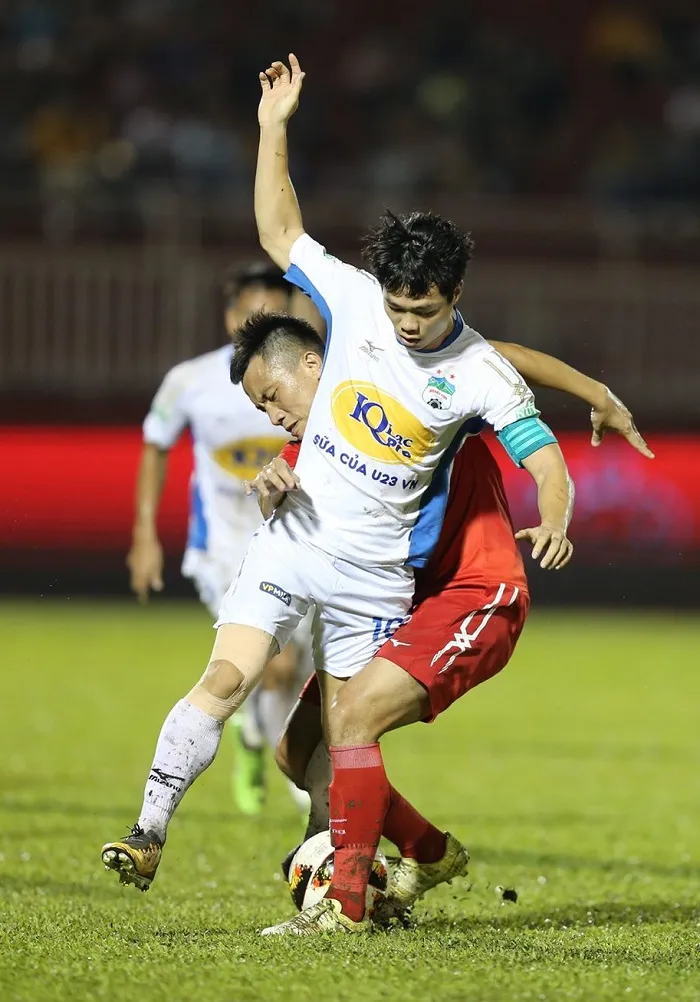 Thắng dễ HA.GL, thầy trò Miura đến gần bờ trụ hạng ảnh 1