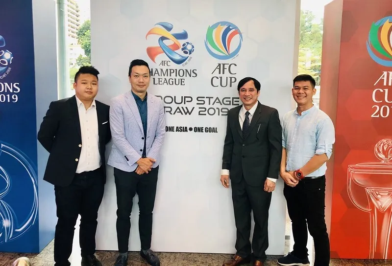 Lãnh đạo CLB Becamex Bình Dương và Kitchee (Hồng Công) gặp gỡ bên lề buổi họp