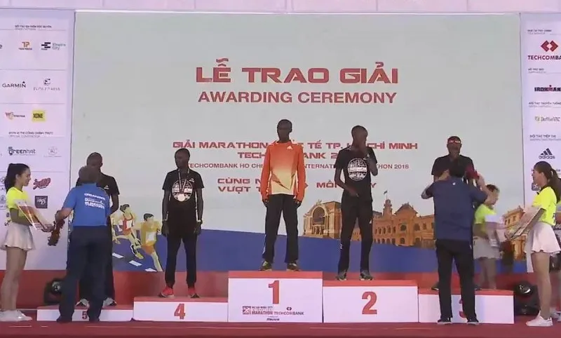 Các VĐV Kenya thắng lớn tại Giải Marathon quốc tế TPHCM lần thứ 2/2018 ảnh 2
