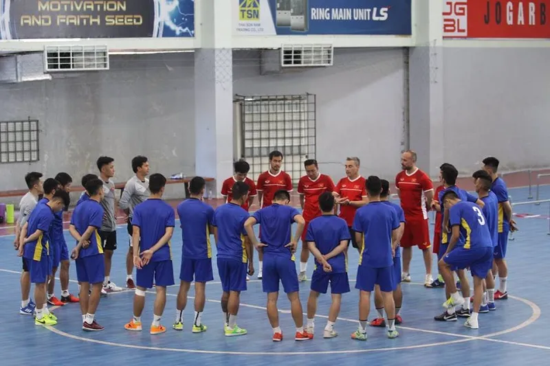 6 cầu thủ futsal Việt Nam đi “du học” tại Tây Ban Nha ảnh 1