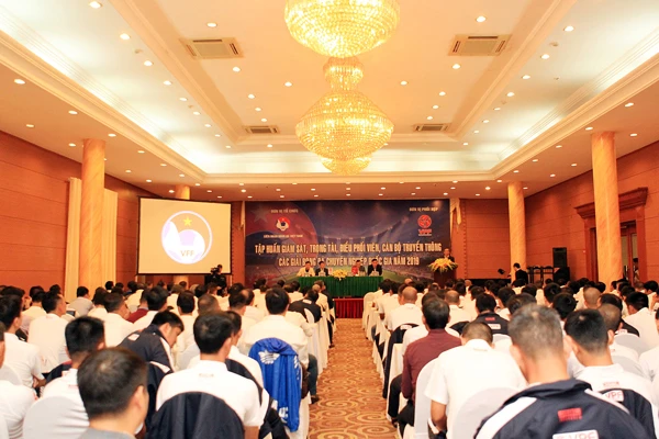 Có 3 trọng tài không vượt qua được bài kiểm tra thể lực ảnh 2 Có 3 trọng tài không vượt qua được bài kiểm tra thể lực ảnh 2