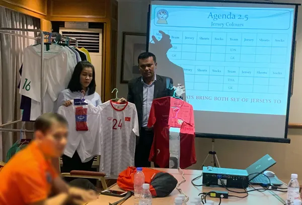 Không sử dụng động tác giả khi thực hiện sút luân lưu 11m ảnh 1