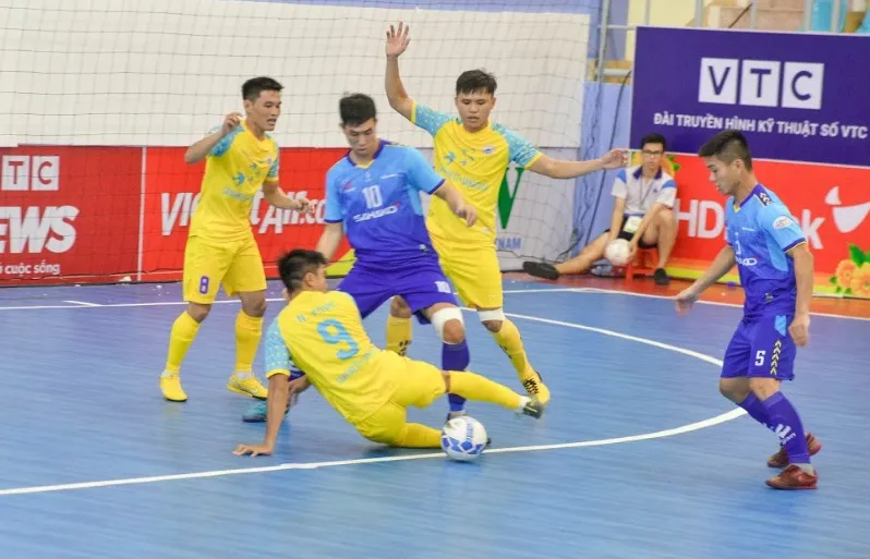 Thái Sơn Bắc thắng sốc trước các nhà đương kim vô địch ảnh 2