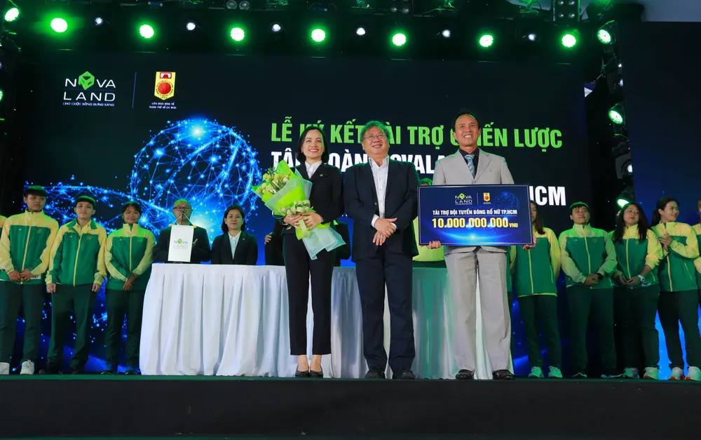 Đội tuyển bóng rổ nữ TPHCM có gói tài trợ “khủng” trong 5 năm ảnh 1