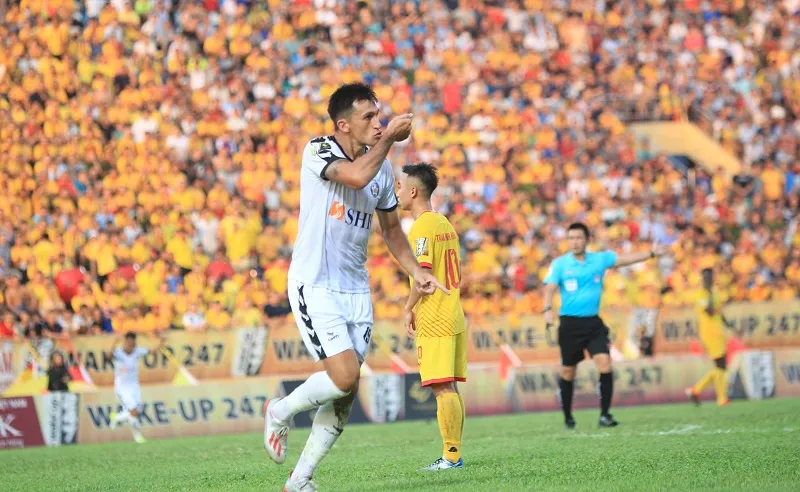 Patiyo giúp Nam Định giành trọn 3 điểm trên sân Thiên Trường ảnh 1