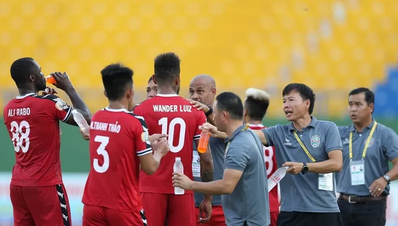 B.Bình Dương - Quảng Nam 1-1: Níu kéo ở khu vực cuối bảng ảnh 1