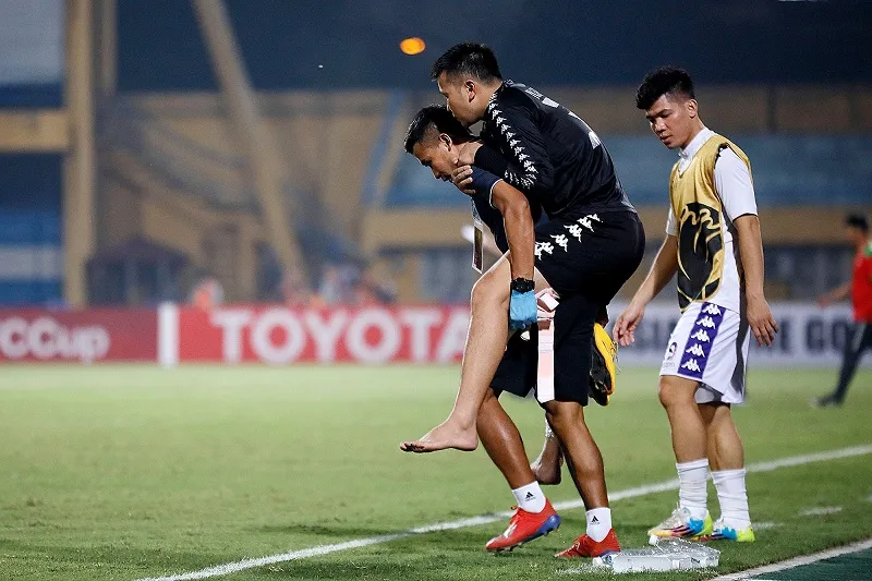 Cái lắc đầu đầy thất vọng của Văn Quyết ảnh 1