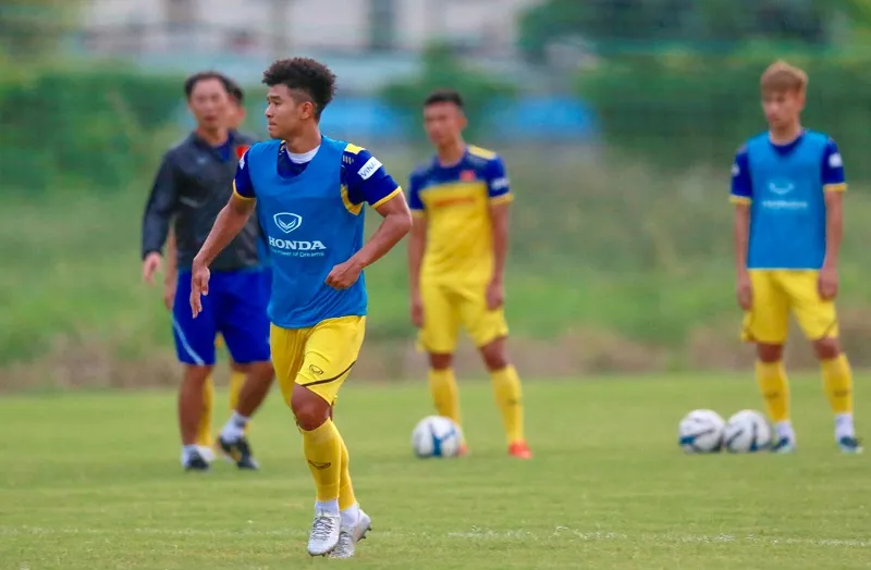 U22 Việt Nam và U22 UAE 'làm nóng' tại TPHCM ảnh 3