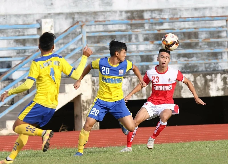 Đồng Tháp và Hà Tĩnh cùng dắt tay vào bán kết sau trận hòa 0-0. Ảnh: Nguyễn Nhân