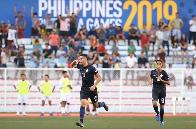 Khó lường cuộc đua giành vé vào bán kết ở bảng A ảnh 1