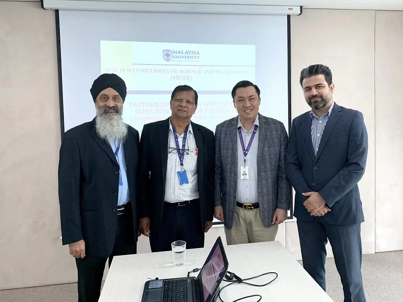 Ông Cao Văn Chóng bảo vệ thành công luận án tiến sĩ tại trường đại học uy tín hàng đầu Malaysia ảnh 2