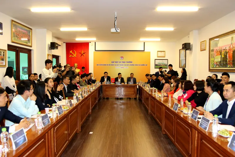 Đội tuyển nữ nhận “mưa” tiền thưởng sau SEA Games 30 ảnh 1