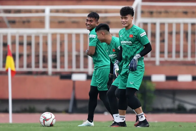 Cuộc cạnh tranh bắt chính giữa Tiến Dũng và Văn Toản sẽ rất quyết liệt. Ảnh: DŨNG PHƯƠNG