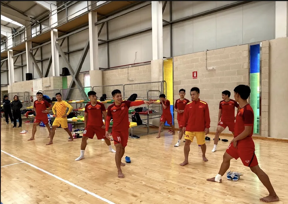 ĐT futsal Việt Nam thả lỏng và thư giãn cuối tuần ảnh 3