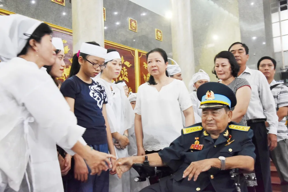 Lễ viếng phi công huyền thoại Nguyễn Văn Bảy ảnh 11