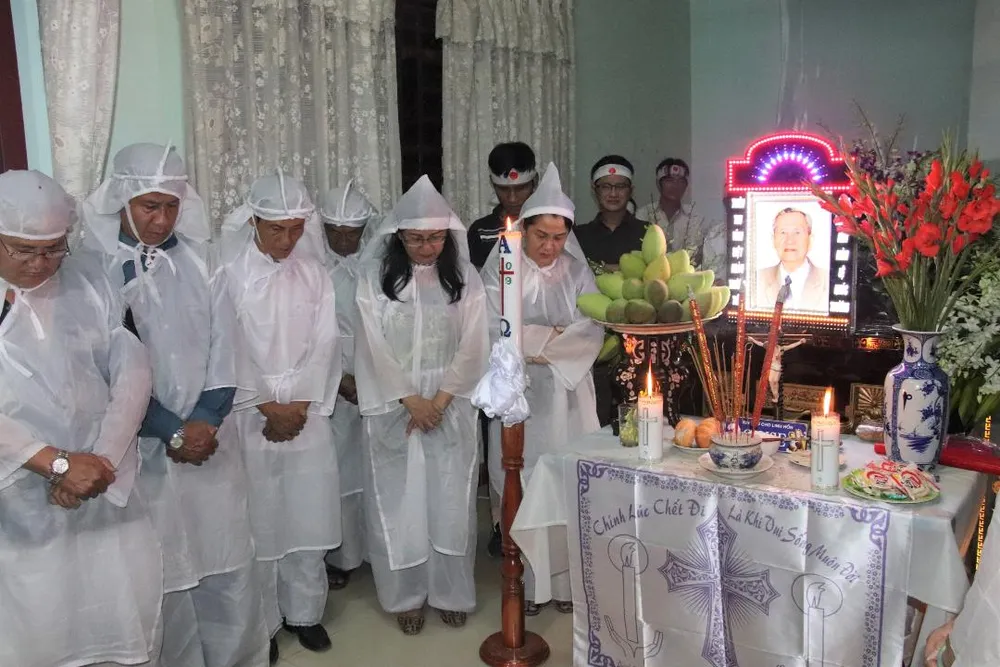 Nhân sĩ Nguyễn Hữu Hạnh đã an nghỉ nơi quê hương “Đất thép thành đồng” ảnh 3 Nhân sĩ Nguyễn Hữu Hạnh đã an nghỉ nơi quê hương “Đất thép thành đồng” ảnh 3
