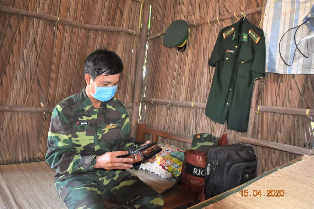 Quân khu 7 thăm hỏi, tặng quà lực lượng phòng dịch tuyến biên giới ảnh 7