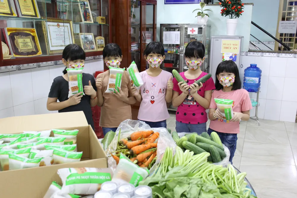 Chăm lo người yếu thế, công nhân bị ảnh hưởng bởi dịch Covid-19 ảnh 3 Chăm lo người yếu thế, công nhân bị ảnh hưởng bởi dịch Covid-19 ảnh 3