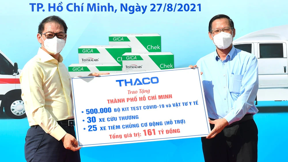 TPHCM tiếp nhận phương tiện, vật tư y tế do THACO trao tặng trị giá 161 tỷ đồng ảnh 1 TPHCM tiếp nhận phương tiện, vật tư y tế do THACO trao tặng trị giá 161 tỷ đồng ảnh 1