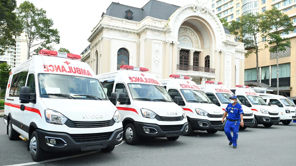 TPHCM tiếp nhận phương tiện, vật tư y tế do THACO trao tặng trị giá 161 tỷ đồng ảnh 2 TPHCM tiếp nhận phương tiện, vật tư y tế do THACO trao tặng trị giá 161 tỷ đồng ảnh 2