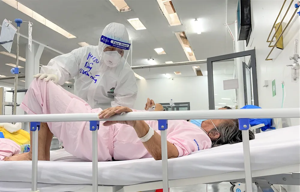 Thứ trưởng Bộ Y tế: Các địa phương cần bố trí địa điểm thu dung, điều trị, không thể "Zero Covid-19" ảnh 3