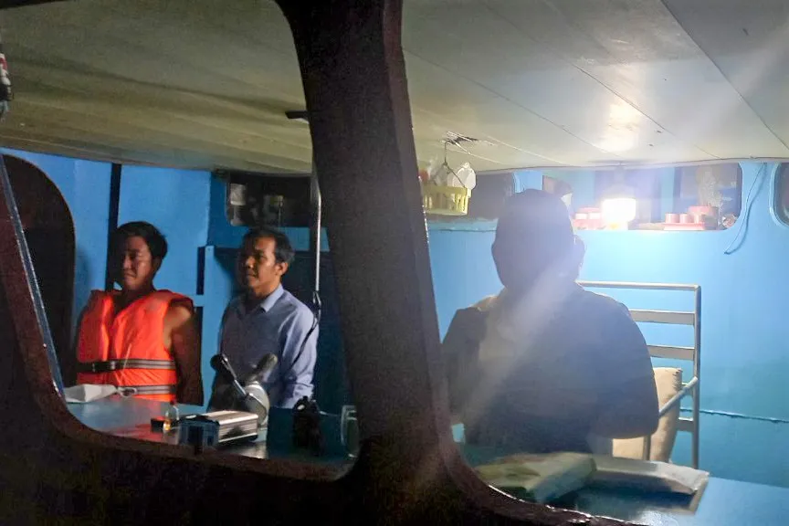 Bộ đội biên phòng TPHCM cứu sống 2 người dân trên sông Đồng Nai ảnh 2