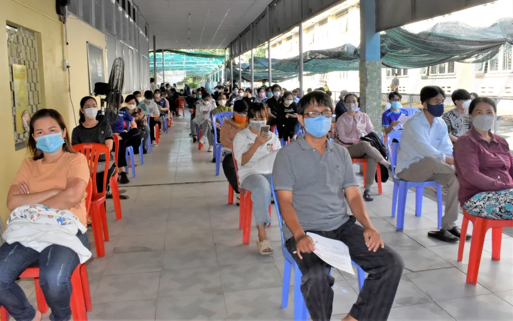 Học sinh phấn khởi vì được tiêm vaccine Covid-19  ảnh 3 Học sinh phấn khởi vì được tiêm vaccine Covid-19  ảnh 3