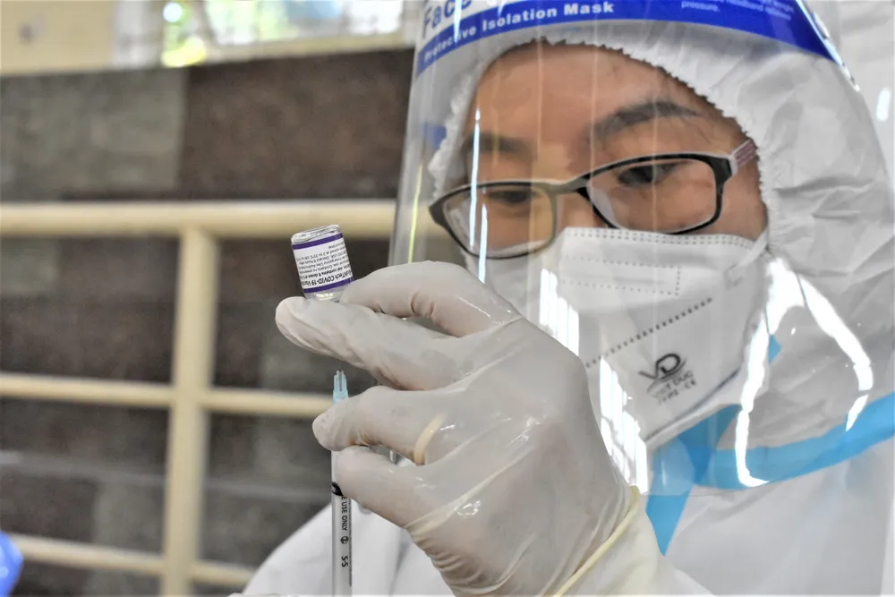 Học sinh phấn khởi vì được tiêm vaccine Covid-19  ảnh 9 Học sinh phấn khởi vì được tiêm vaccine Covid-19  ảnh 9
