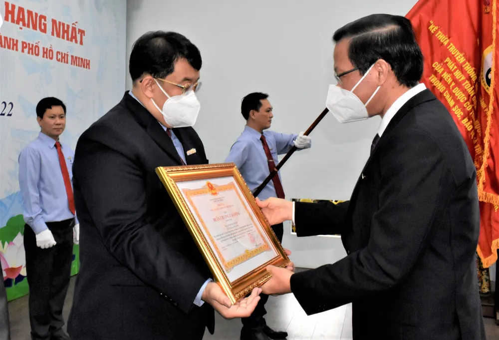 Viện Y dược học dân tộc TPHCM đón nhận Huân chương Lao động hạng Nhất ảnh 2