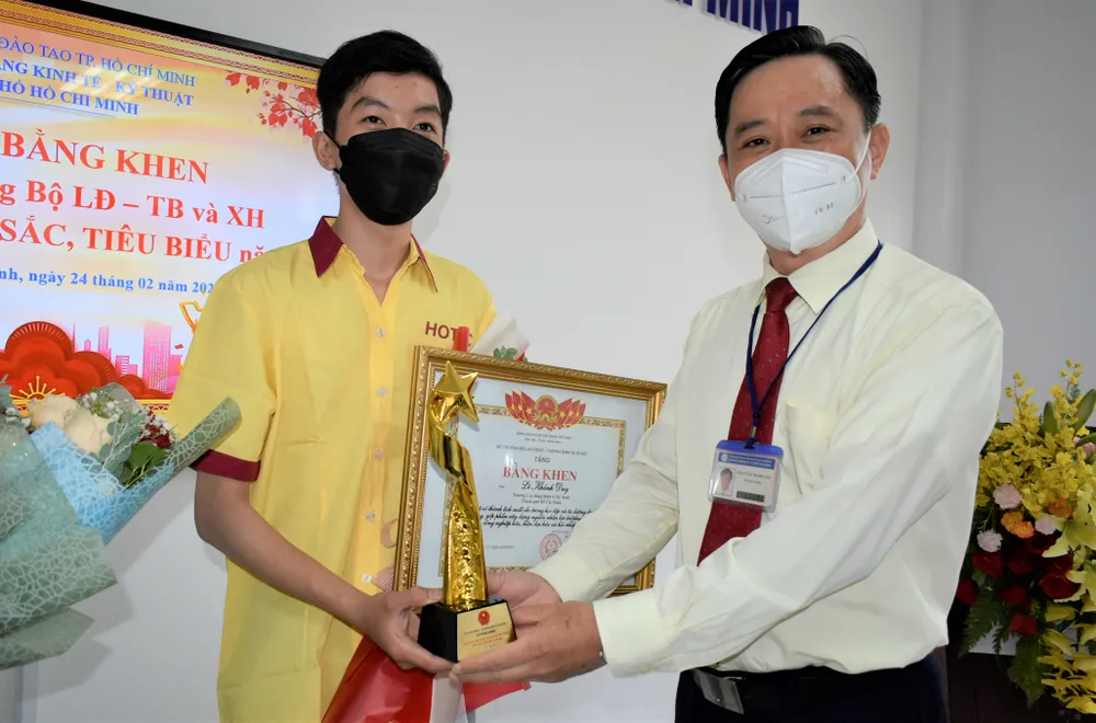 2 sinh viên trường nghề được nhận Bằng khen của Bộ LĐTB-XH ảnh 1