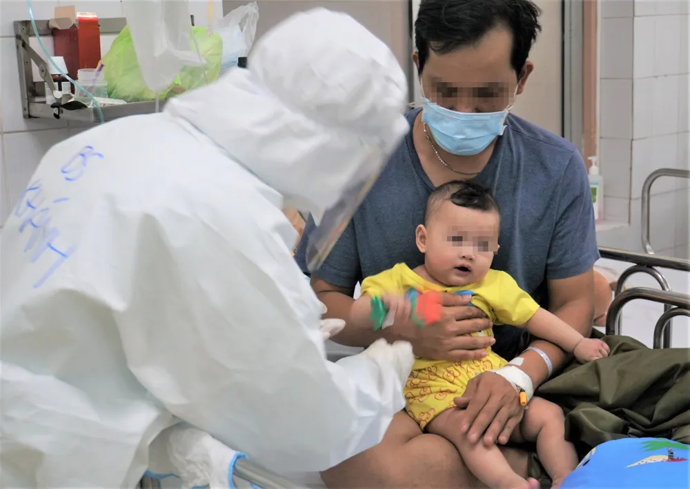 Nhân viên y tế không thể làm việc với dạ dày rỗng ảnh 4