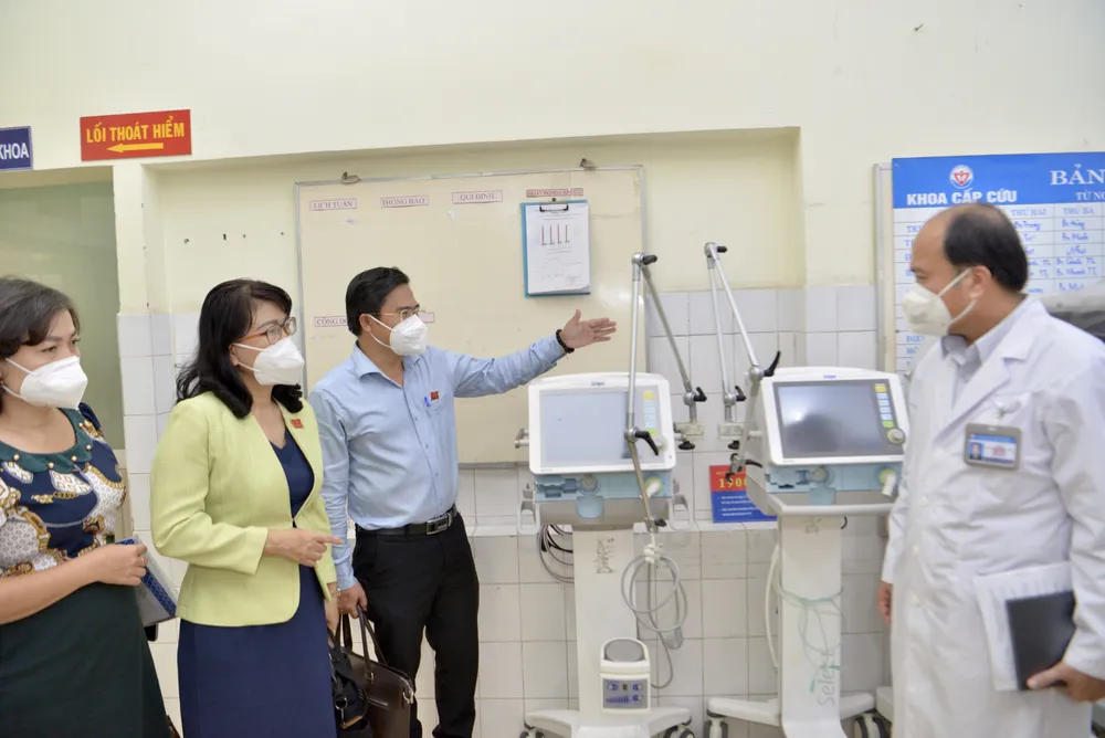 Nhân viên y tế không thể làm việc với dạ dày rỗng ảnh 1