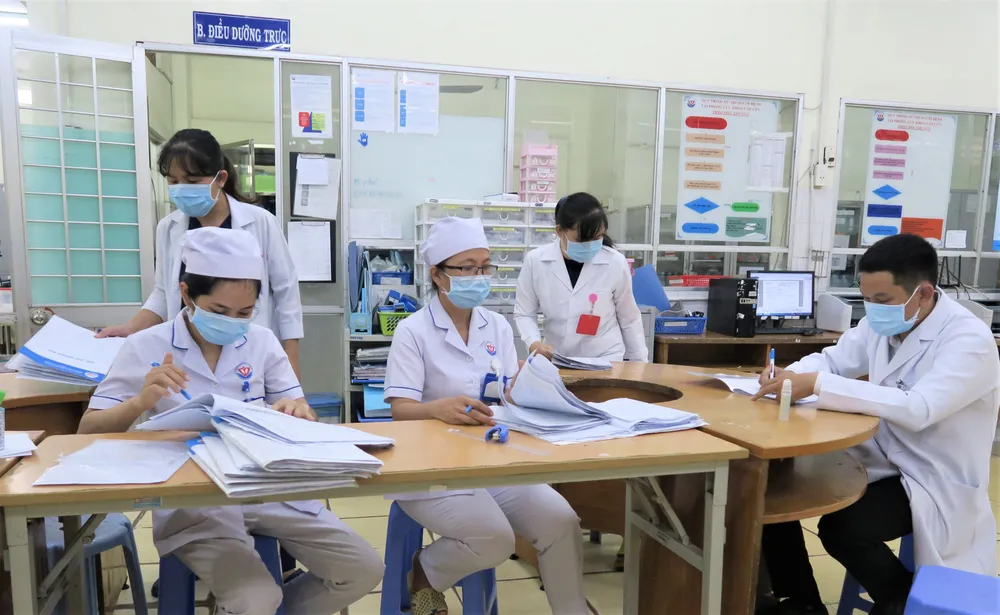 Nhân viên y tế không thể làm việc với dạ dày rỗng ảnh 2